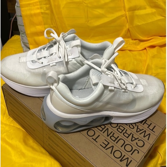 Nike like new - Picture 8 of 9